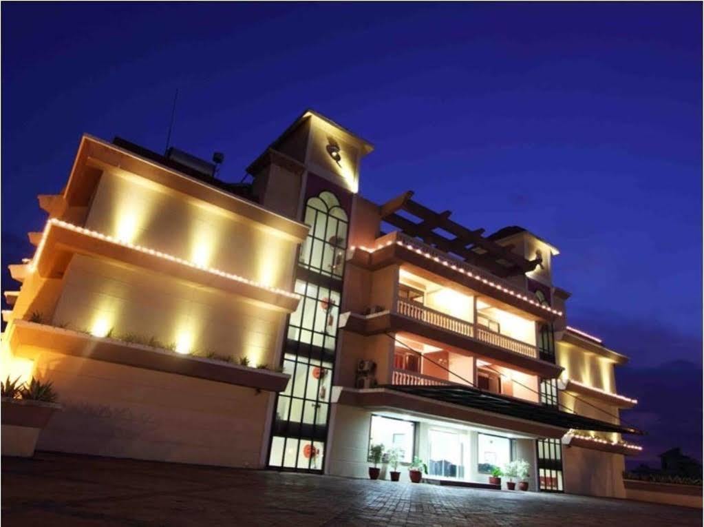 The Queeny Sancoale ภายนอก รูปภาพ